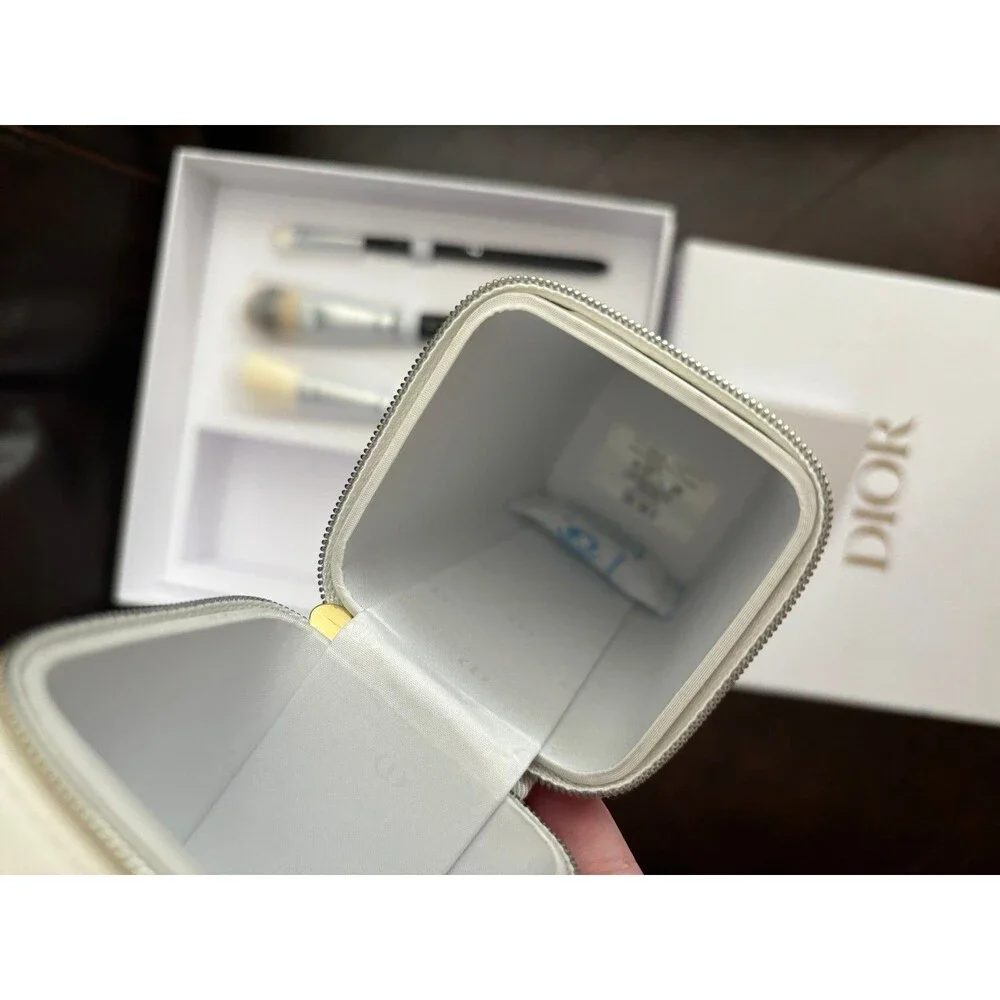 Dior brushes + case + box
